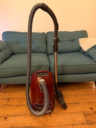 Miele Complete C3 Cat & Dog Autumn Red