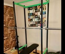 squat rack/bench rack with chin up bar