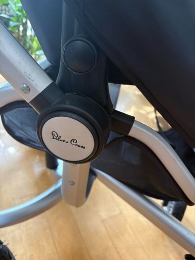 Silver Cross Surf Pram ( Canopy/Top-hood is missing)