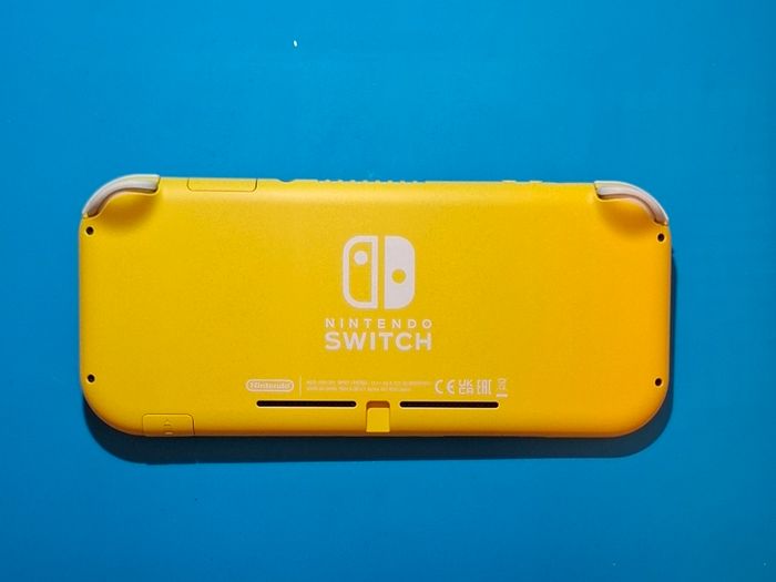 Yellow Switch Lite with Box (Modded)