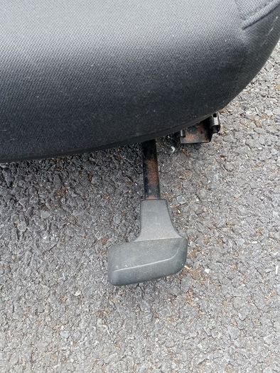 BMW 3 Series standard front passenger seat. (left and right seat available, sold separately)