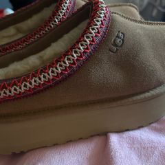 Size 6 taz Uggs