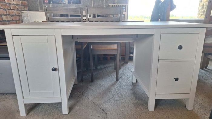 white desk