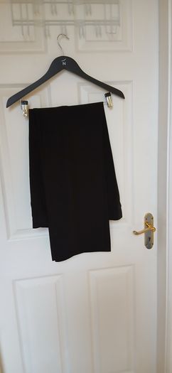 Black 2 piece mans Pierre Remon suit 42R