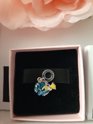New genuine pandora Disney Dory charm