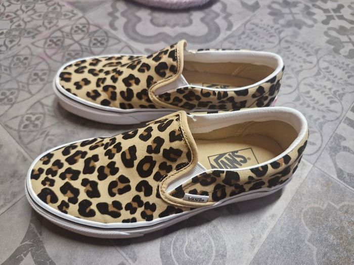 Womens leopard print Vans
