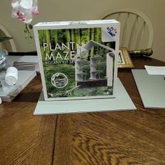 Plant maze botany kit