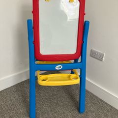 Crayola Easel Qwikflip Chalkboard and Magnetic Whiteboard