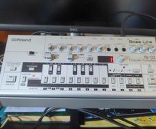 Roland Boutique TB-03 bass line synth