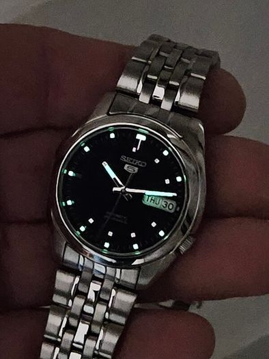Watch Seiko 5 Automatic.