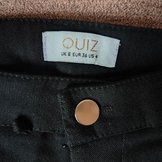 QUIZ Black Cuffed Cargo pants, size 8