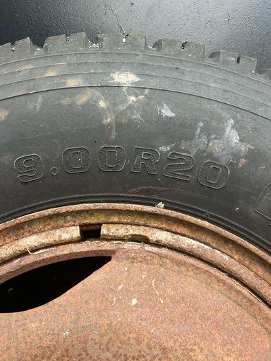8 stud 900/20
