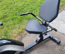 Recumbent exercise bike