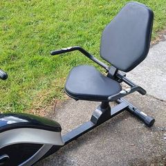 Recumbent exercise bike