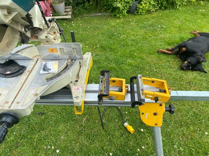Makita mitre saw 110v and DeWalt leg stand