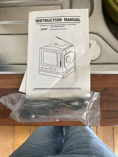 jWIN personal tv with am/fm radio