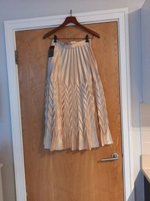 Forevayoung Skirt.  S.S - 10-12.    B.N.W.T