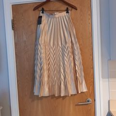 Forevayoung Skirt.  S.S - 10-12.    B.N.W.T