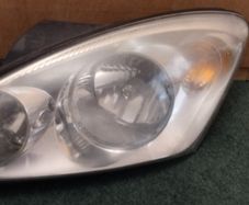 Kia ceed passenger side headlight