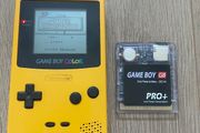 Nintendo Gameboy Color Yellow CGB-001 + Flash Card 4GB