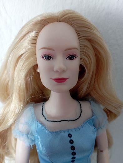 Through the looking glass Alice doll