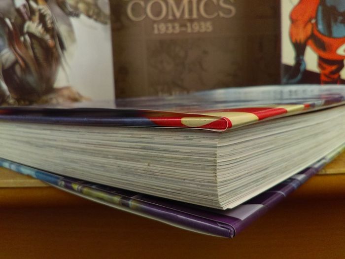 The DC Comics Encyclopedia ! The Definitive Guide To The Characters Of The DC Universe ! Beautiful Hardback !