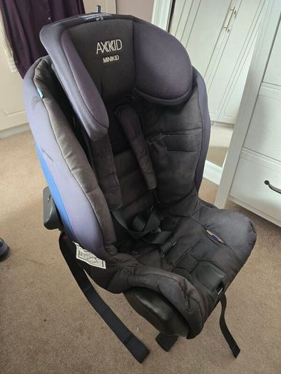 Axkid car seat