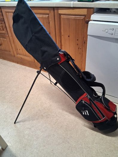 Golf clubs.Set Of Wilson Right Handed Golf Clubs For A 12 To 14 Year Old. Collect In Dublin Or Receive Via Post.