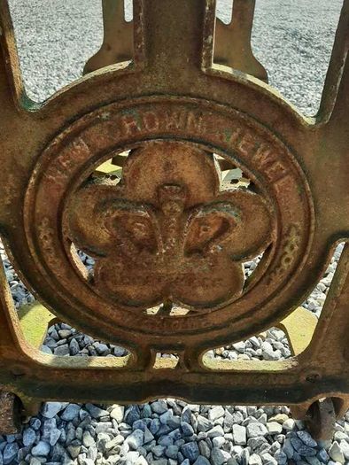 Antique mangle excellent condition delivery available