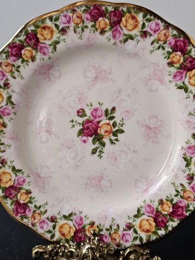 Royal Albert "Old Country Roses" Peach Damask Dessert Plate