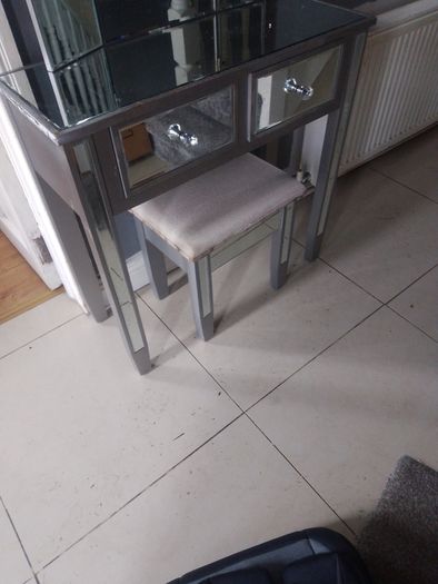 bedroom vanity
