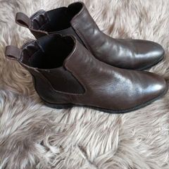 Dark brown chelsea boots