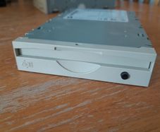 iomega zip drive.  Z100ATAPI. Computer drive. Storage.