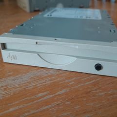 iomega zip drive.  Z100ATAPI. Computer drive. Storage.