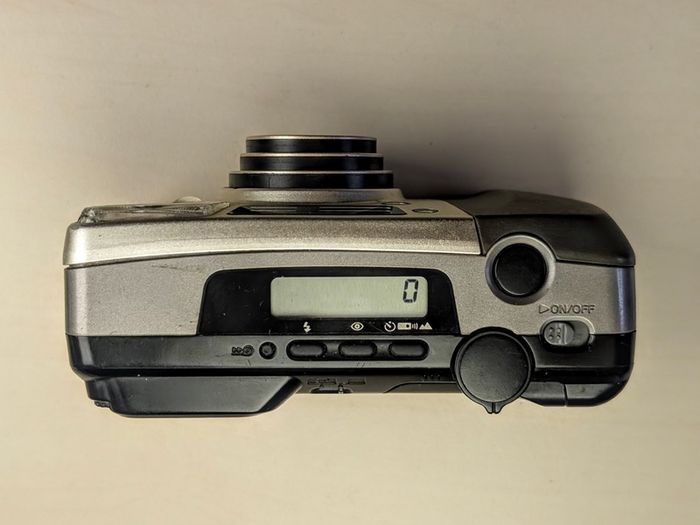 Pentax Espio 115M 35mm Film Point and Shoot Camera Silver Tested with film.