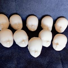 10 Doll heads