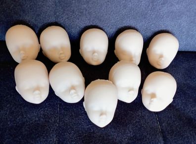 10 Doll heads