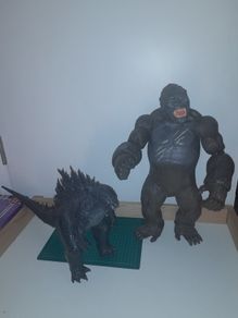 Big  Godzilla & King Kong Figures