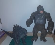 Big  Godzilla & King Kong Figures
