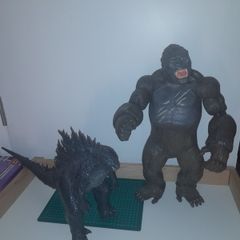 Big  Godzilla & King Kong Figures