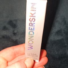 Wonderskin Lip Therapy Oil