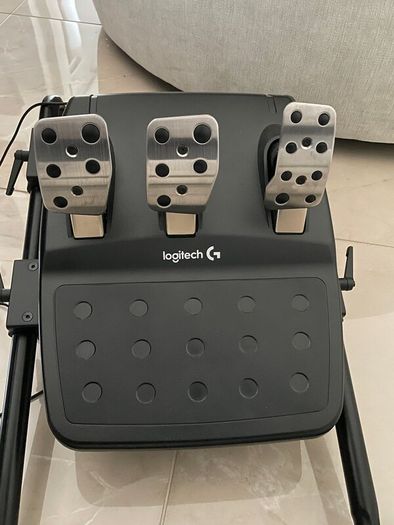 Logitech G920 Racing Simulator for Xbox