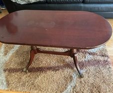 Mahogany-Style Pedestal Coffee Table