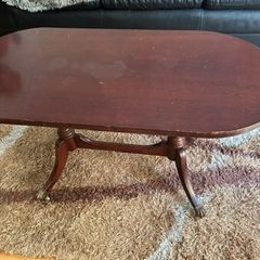 Mahogany-Style Pedestal Coffee Table