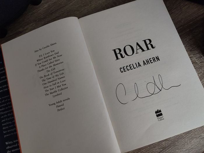 Roar: Thirty Women Thirty Stories ! Hand Signed by Cecelia Ahern ! Genuine Autograph ! Hardcover ! 2018 ! by HarperCollins !