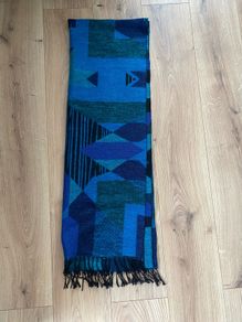 Retro scarf
