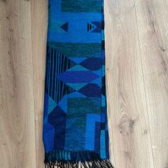 Retro scarf