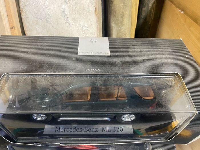 1:18 Mercedes ML jeep diecast. Genuine model