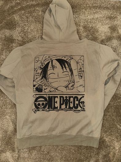 One Piece Hoodie [Pull & Bear]