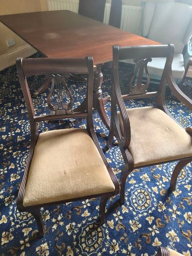 Solid wood extendable dining table and 6 chairs